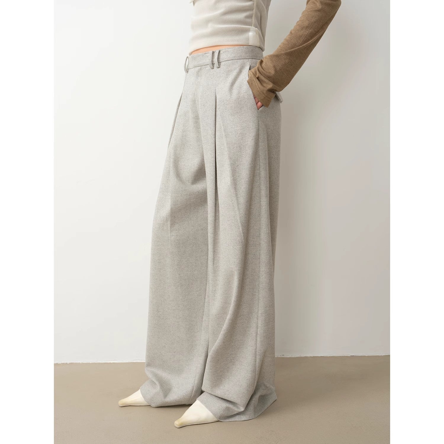 City Stroll Wide-Leg Pleated Trousers - Light Khaki